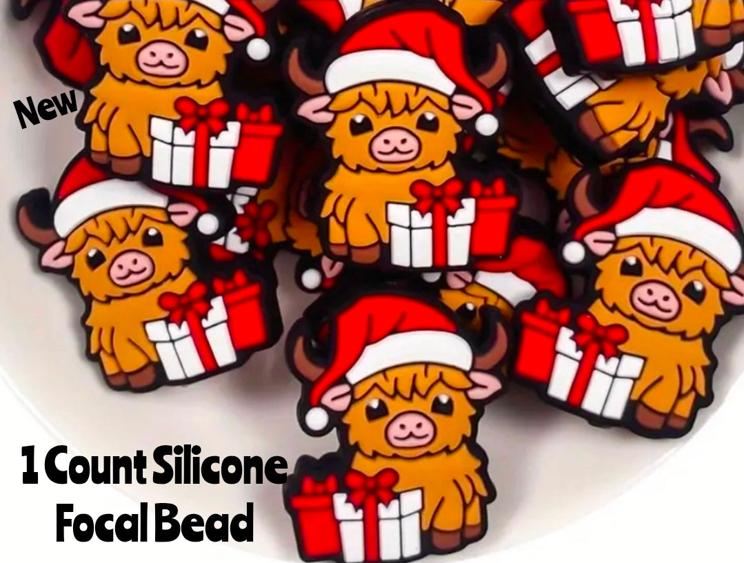 New 1 Count Christmas Cow Focal Bead