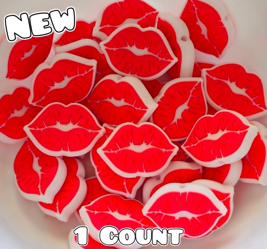 New 1 Count Luciuos Lips Kiss Focal Bead