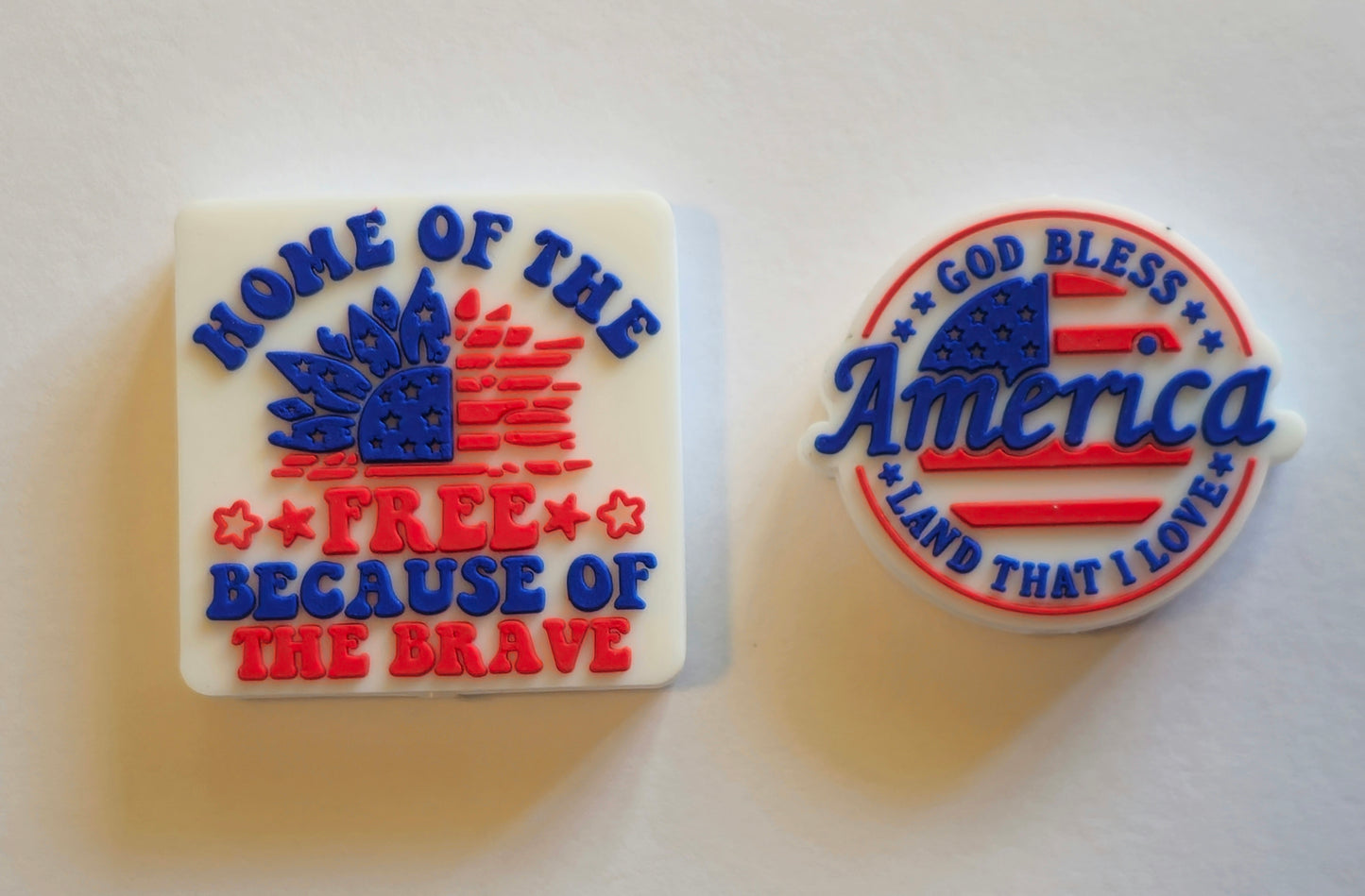 New 1 count Patriotic focal beads