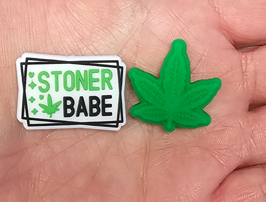 New- stoner babe- pot leaf focal bead 1 count