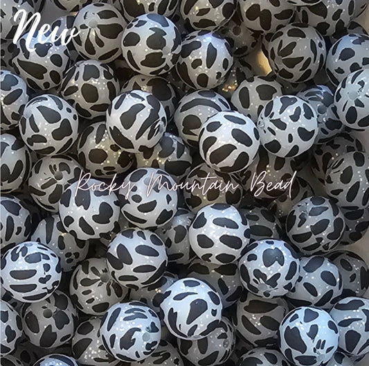 Popular 15mm printed clear glitter cow silicone beads 1 count