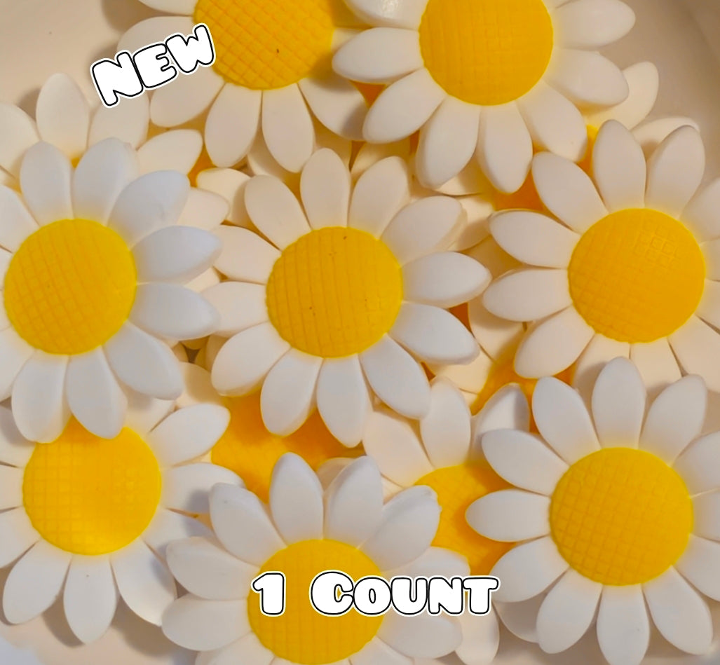 New 1 Count Focal Bead Large Daisy's