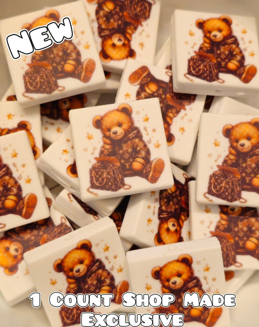 New 1 Count Focal Bead Luxury Teddy Bear.  Pen is example bead only