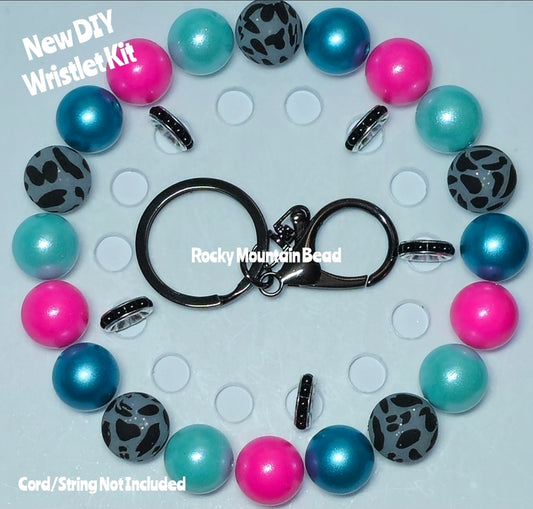 New 1 Count DIY Deluxe Beadable Wristlet Kit- Glitter Cow Bold Beads- Beadable Accessories